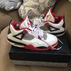 Jordan retro 4